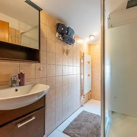 Fajn Apartman * Lobec