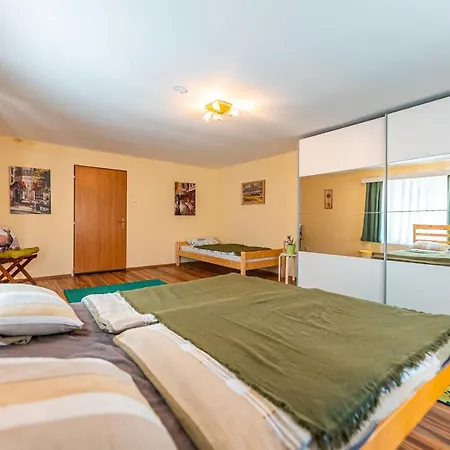 Fajn Apartman *